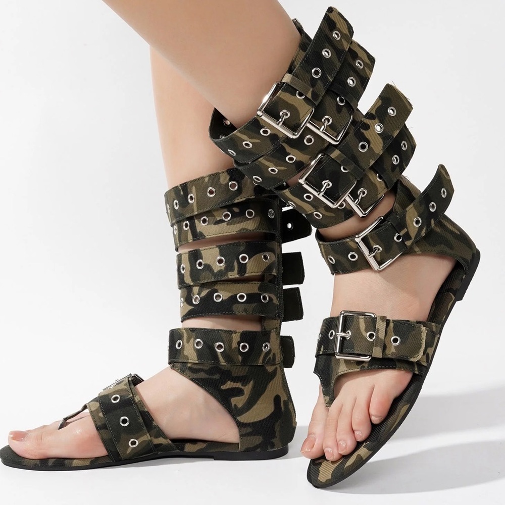 Viki Denim Belt Buckled Flat Sandals - Camouflage 🔥 Size 6 BRAND NEW ❣️ - Picture 3 of 16
